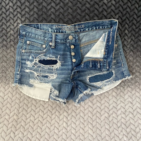 American Eagle Shorts - Picture 2 of 3
